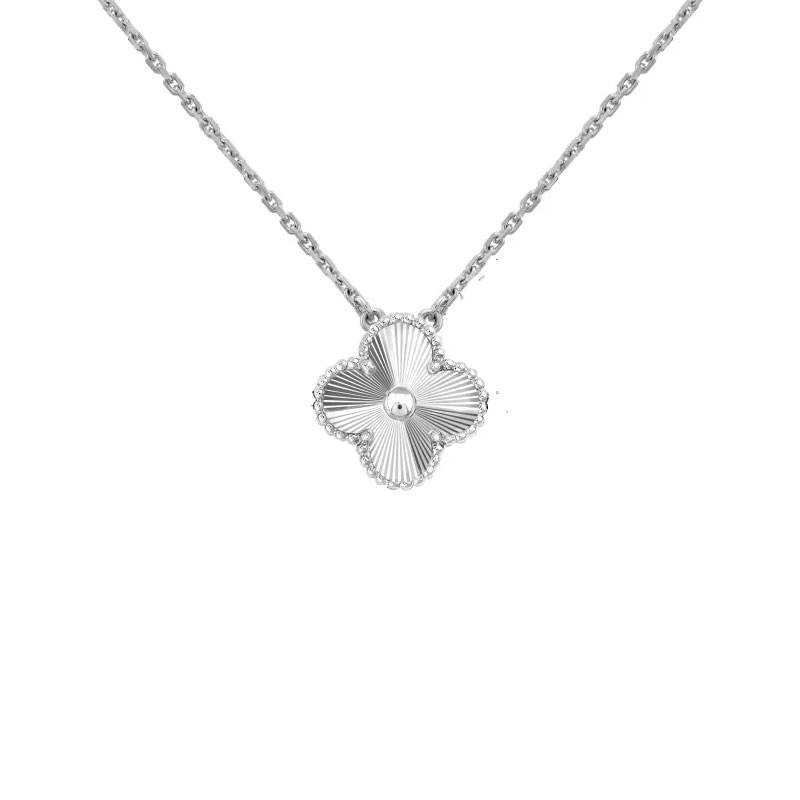 Подвеска Van Cleef & Arpels Vintage Alhambra из белого золота VCARP9XG00
