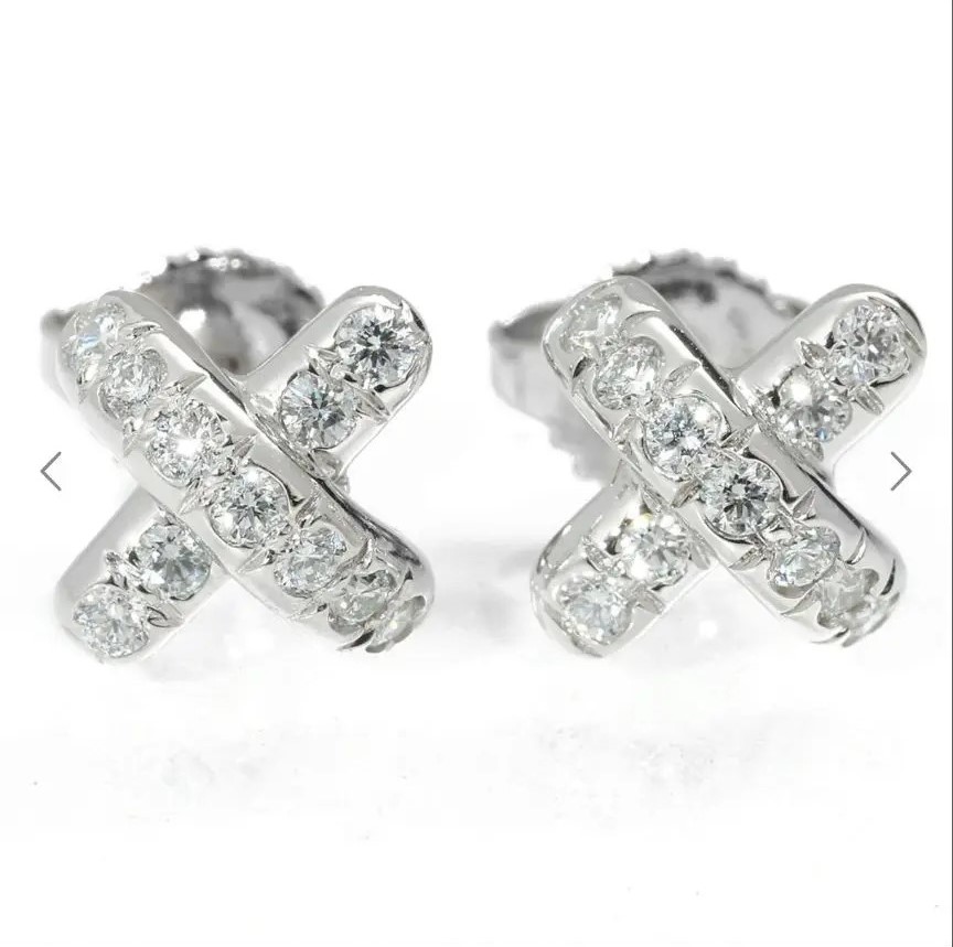 Пусеты Tiffany & Co. Signature X mini из платины с природными бриллиантами