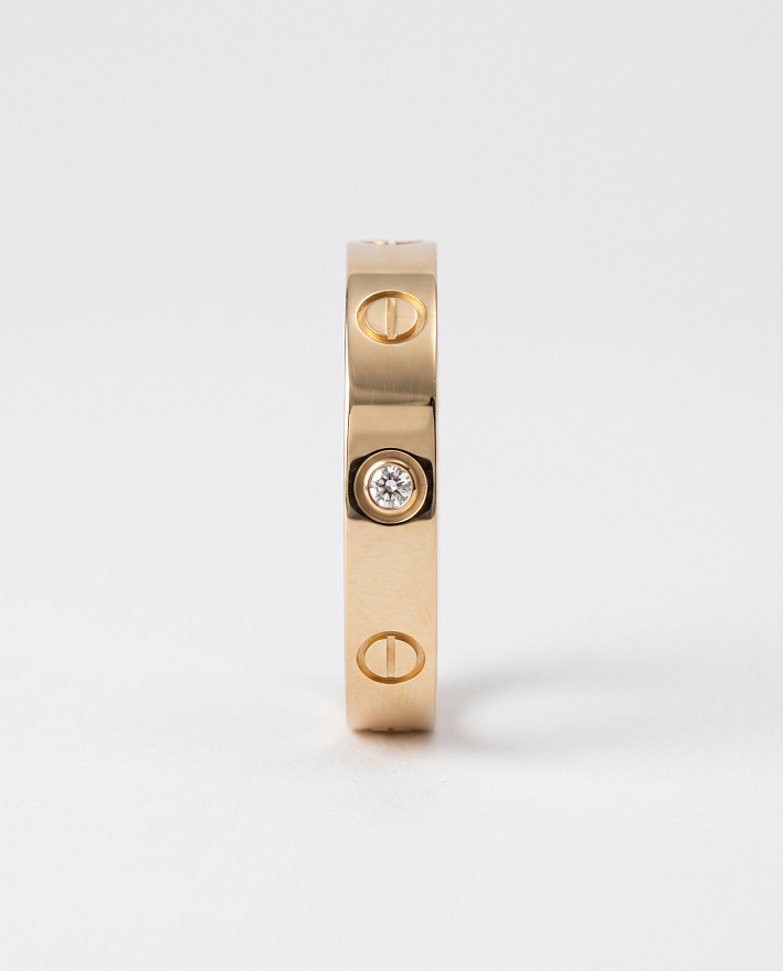 Кольцо Cartier Love из желтого золота с природным бриллиантом размеры: 15.25(48), 16(50), 16.25(51)