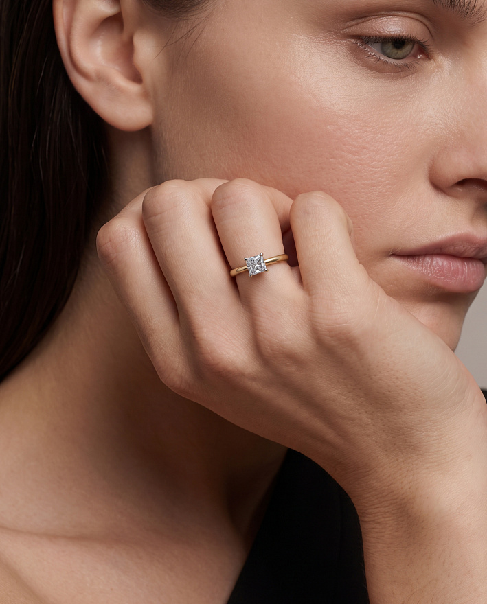 Кольцо Tiffany & Co. из желтого золота и платины с природным бриллиантом 16.25(51) размер