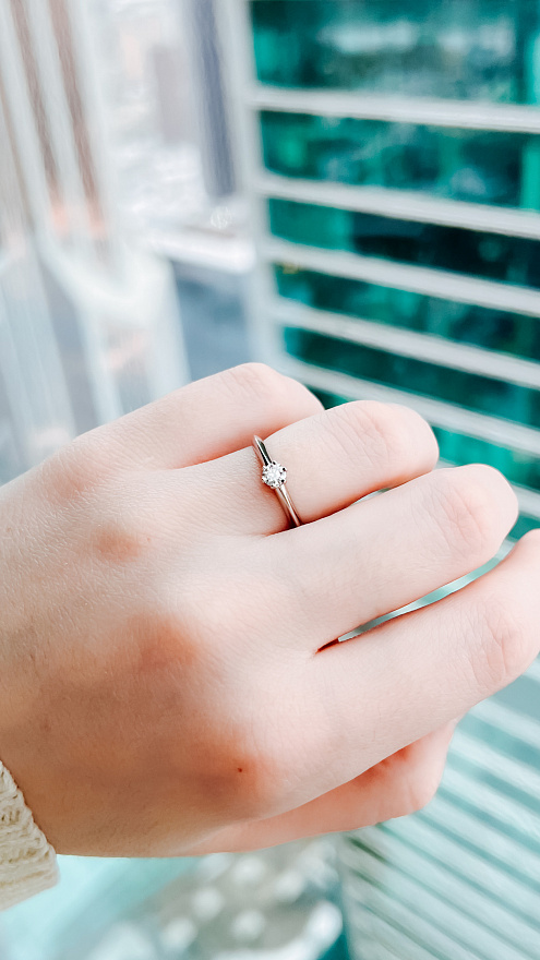 Кольцо Tiffany & Co. Setting из платины с бриллиантом 16.5(52) размер