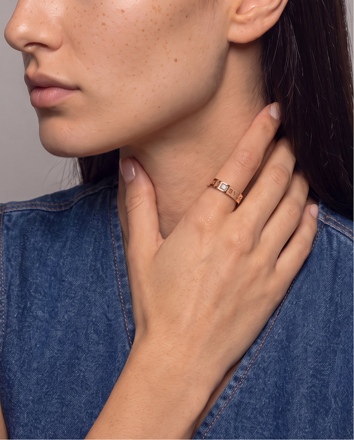 Кольцо Bvlgari B.Zero1 Essential из розового золота с природным бриллиантом размеры: 15(47), 16.5(52), 18(57)