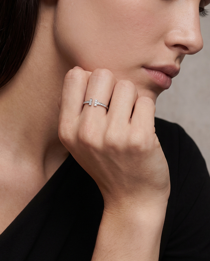 Кольцо Tiffany & Co. T Wire из белого золота с природными бриллиантами 15.5(49) размер