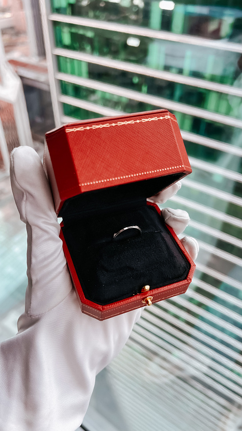 Обручальное кольцо Cartier из платины размеры: 16.5(52)