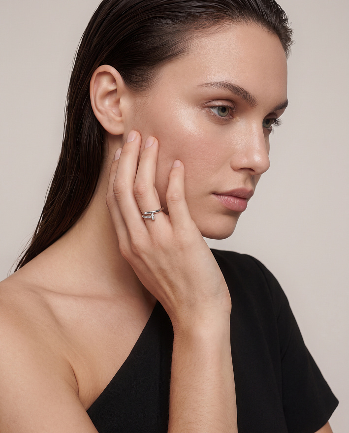 Кольцо Cartier Juste un Clou из белого золота с природными бриллиантами размеры: 15.5(49), 16(50), 16.25(51), 16.5(52), 16.75(53), 17(54), 17.5(55)