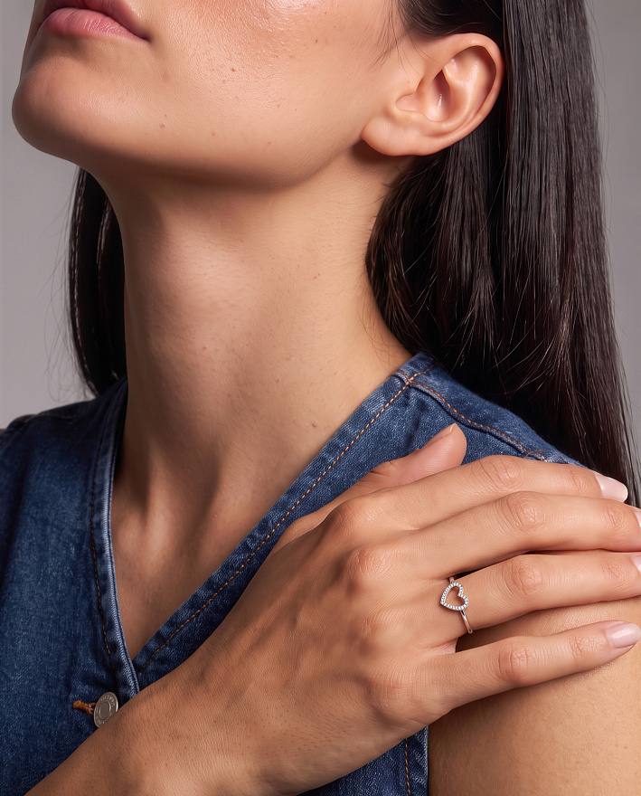 Кольцо Tiffany & Co. Metro Heart из платины с природными бриллиантами 16(50) размер