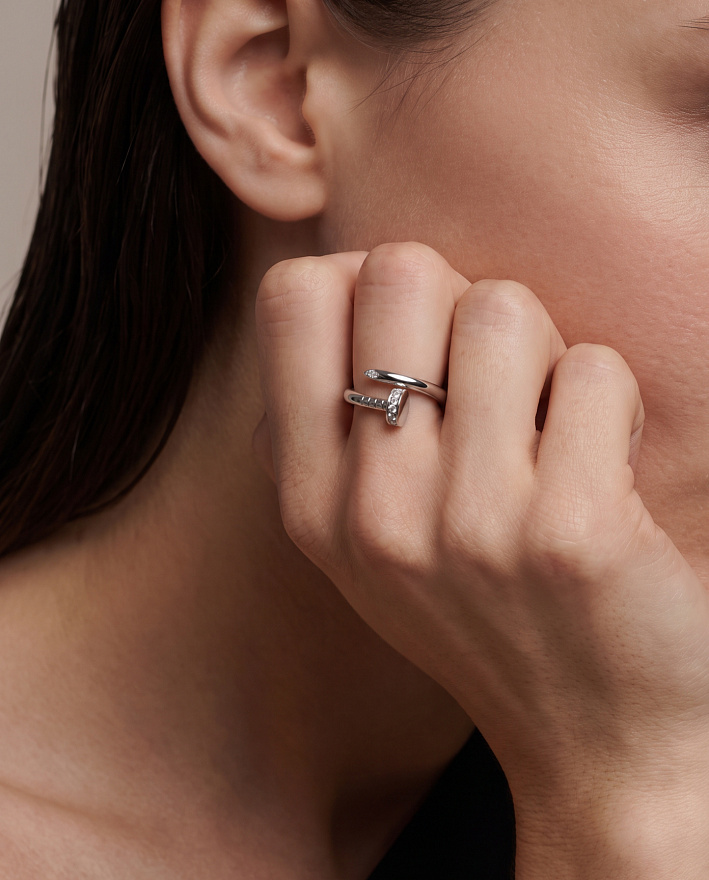 Кольцо Cartier Juste un Clou из белого золота с природными бриллиантами размеры: 15.5(49), 16(50), 16.25(51), 16.5(52), 16.75(53), 17(54), 17.5(55)