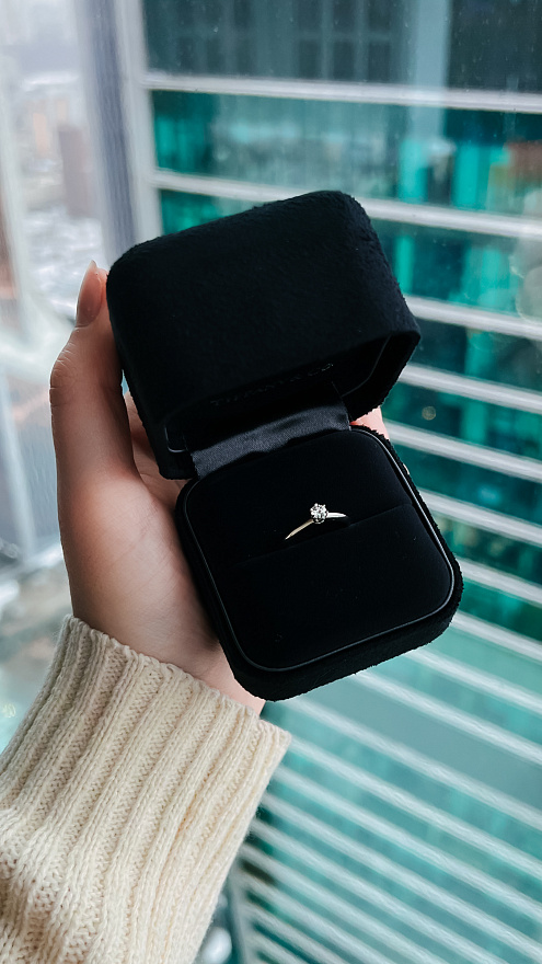 Кольцо Tiffany & Co. Setting из платины с бриллиантом 15(48) размер