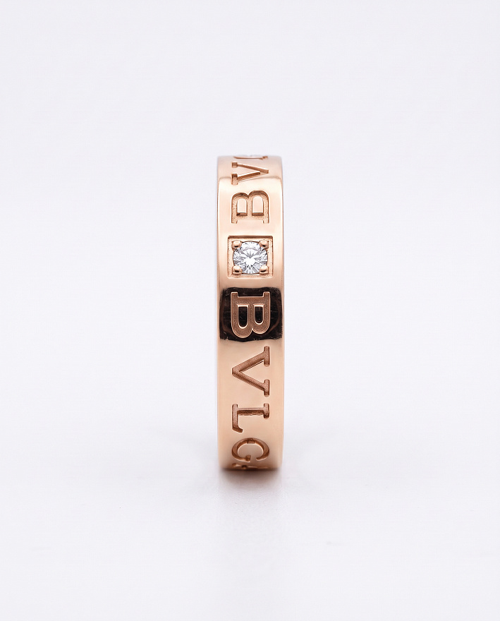 Кольцо Bvlgari B.Zero1 Essential из розового золота с природным бриллиантом размеры: 15(47), 16.5(52), 18(57)