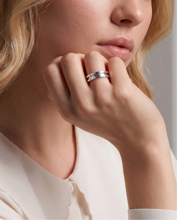 Кольцо Bvlgari B.Zero1 из белого золота размеры: 15.25(48), 15.5(49), 16(50), 16.25(51), 16.5(52), 16.75(53), 17(54), 20.75(65)