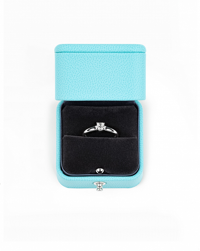 Кольцо Tiffany & Co. Lucida из платины с бриллиантом 16.5(52) размер