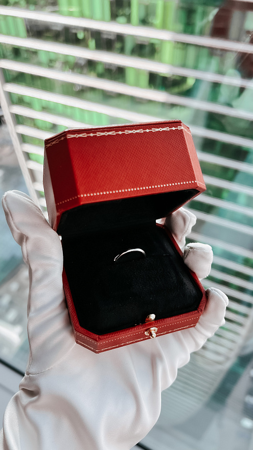 Обручальное кольцо Cartier из платины размеры: 16.25(51), 17.75(56)