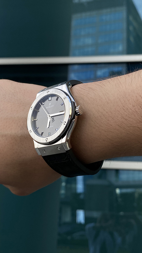 Часы Hublot Classic Fusion Racing Grey 542.NX.7071.LR