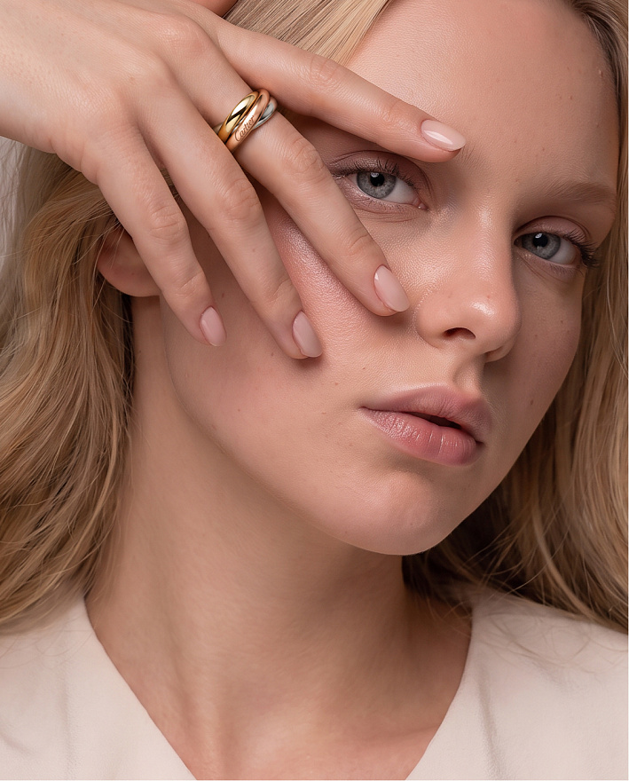 Кольцо Cartier Trinity MM из белого, желтого и розового золота размеры: 15.25(48), 15.5(49), 16(50), 16.25(51), 16.5(52), 16.75(53), 17(54), 17.75(56)