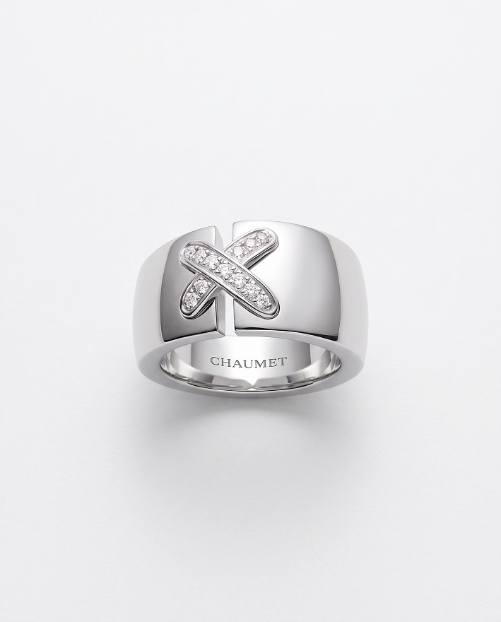 Кольцо Chaumet из белого золота с природными бриллиантами 17.75 размер