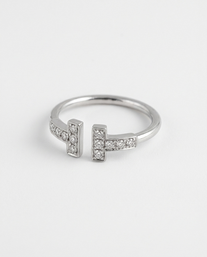 Кольцо Tiffany & Co. T Wire из белого золота с природными бриллиантами 15.5(49) размер