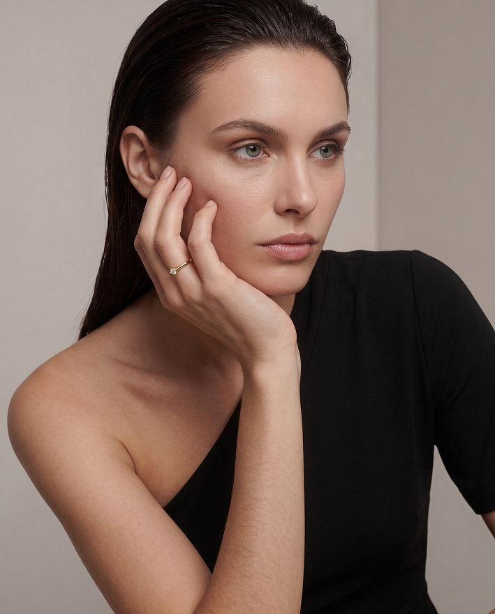 Кольцо Cartier из желтого золота с природным бриллиантом 16.5(52) размер